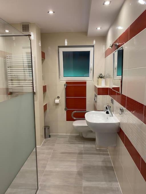 4 Bedroom Family House With Access To A Hot Tub Goczałkowice-Zdrój Kültér fotó